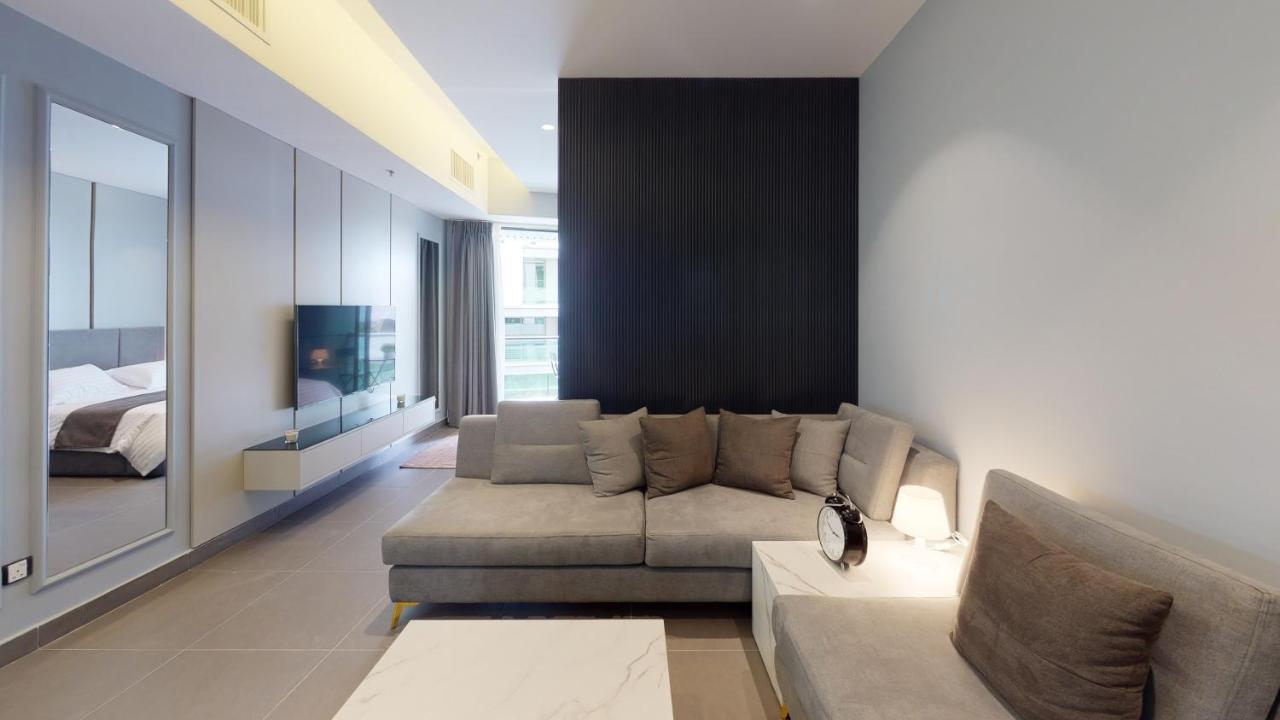 Al Fares Luxury Furnished Apartment-Damac Tower Екстер'єр фото