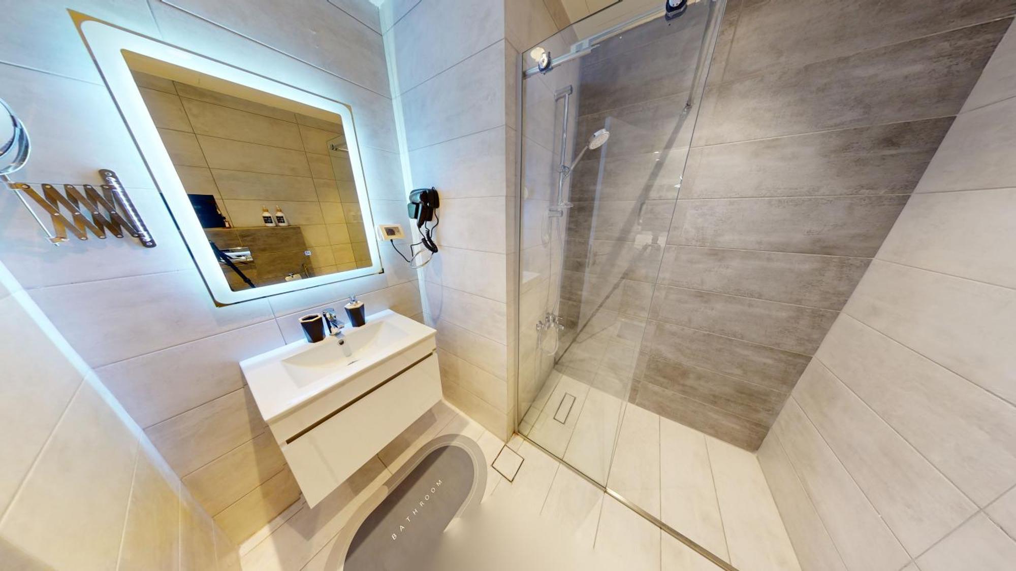 Al Fares Luxury Furnished Apartment-Damac Tower Екстер'єр фото